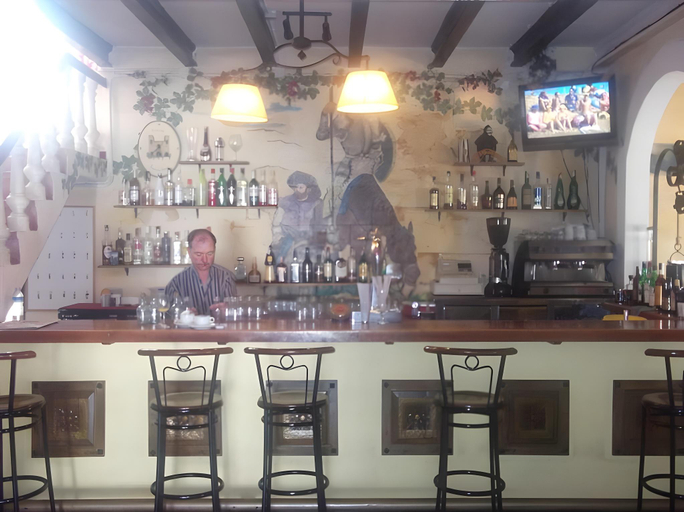 Food & Drinks 3, Castell de Lô, Baleares