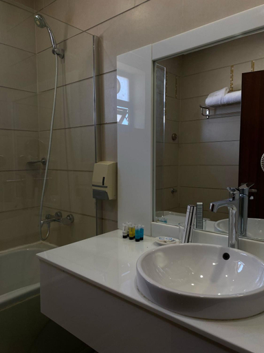 Bathroom 4, Dolphin Beach Resort Tourist Accommodation, Yanbu