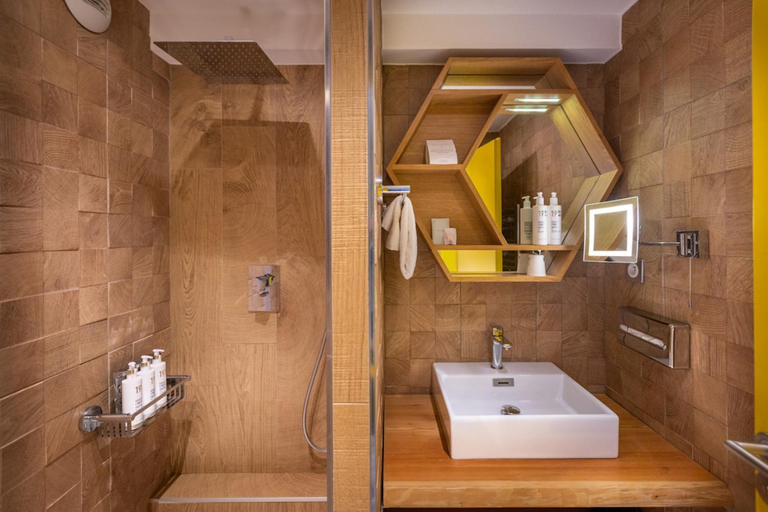 Bathroom 5, Hotel Royal Ours Blanc, Isère