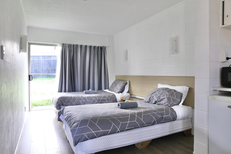 Bedroom 2, Mt Roskill Motel, Waitakere