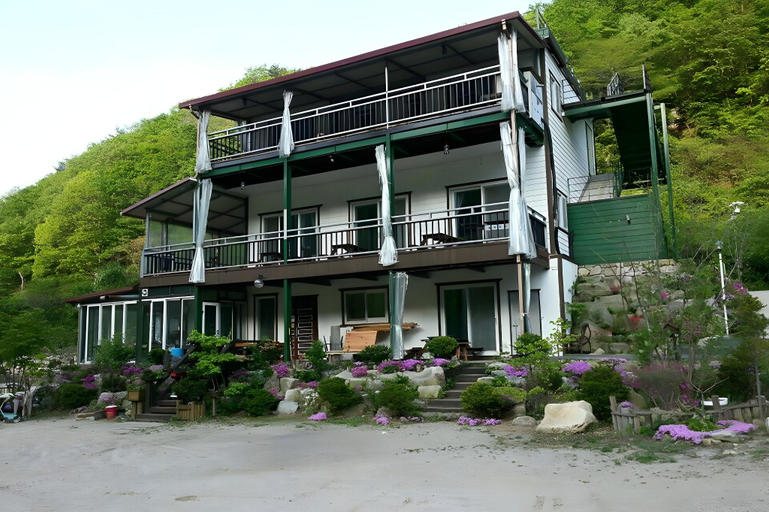 Others 4, Laon Pension, Pocheon