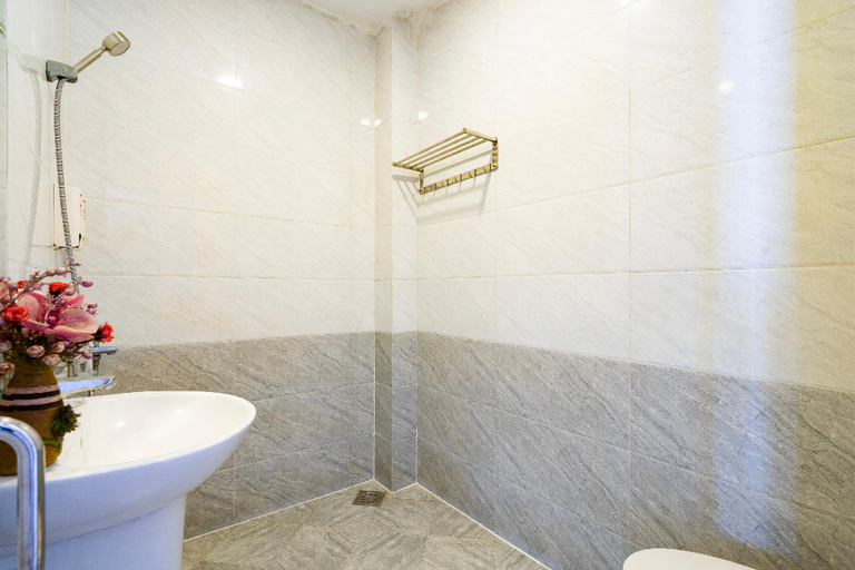 Bathroom 3, Mai Phuong - Ruby Sai Gon Hotel, Tân Bình