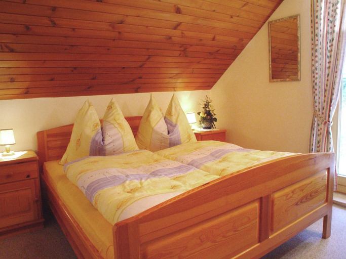 Bedroom 2, Beautiful apartment in Kärnten w/ , Hermagor