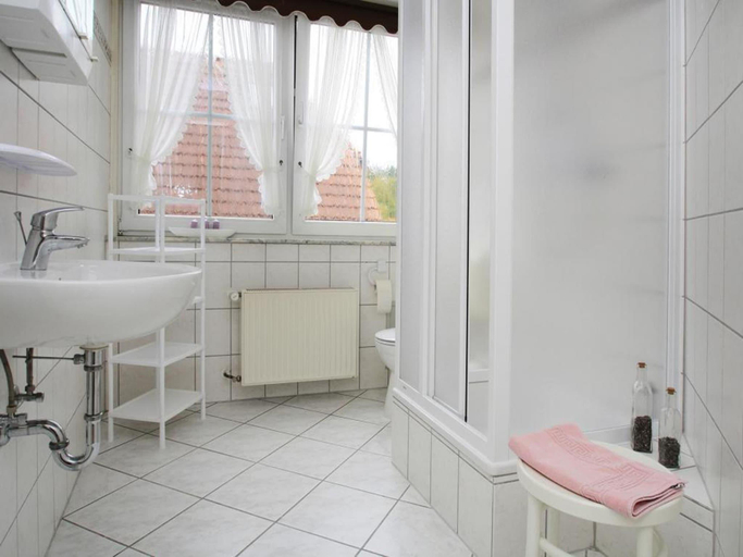 Bathroom, Ferienwohnungen am Mirower See, Mirow, Mecklenburgische Seenplatte