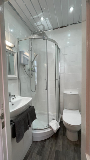 5, Double Room with Private Bathroom 16 Havelock Street - 6, Blackpool
