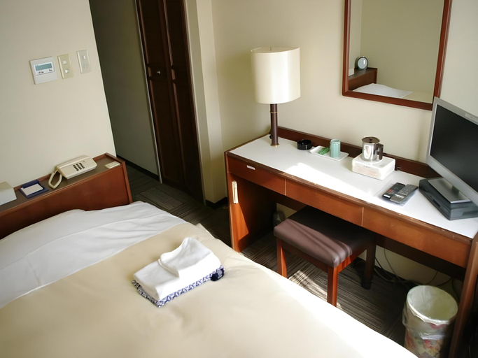 Bedroom 2, Crown Hills Nakamura Hotel, Shimanto City