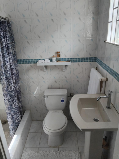 Bathroom 3, The Dream Nest at Csompo Silver Manor