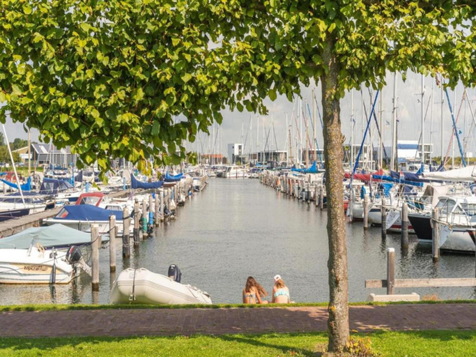 Others 2, Modern Escape by the Marina, Noord-Beveland