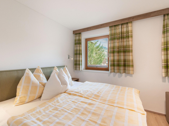 Bedroom 2, Apartment in Wald near Zillertal Ski Slopes, Zell am See