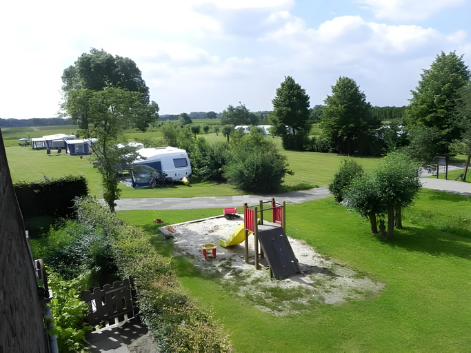 Others 5, Hoeve de Mertel, Haaren