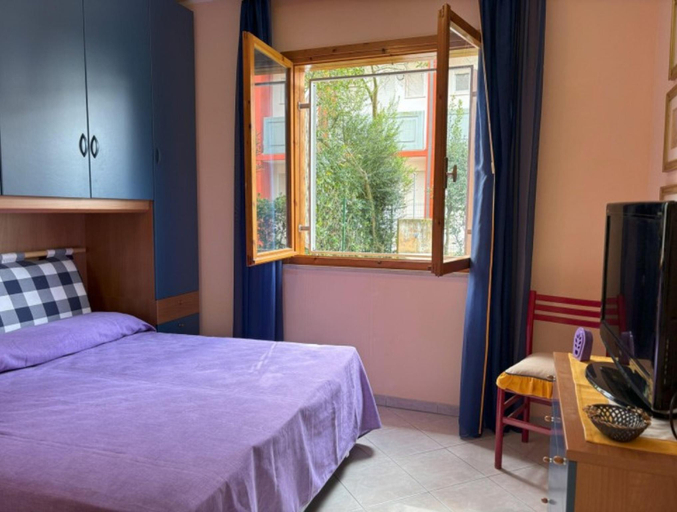 Bedroom 2, Ground floor apartment with private garden, Venezia