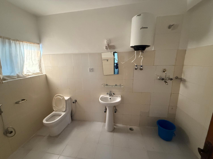 Bathroom, Hotel Center Inn Lake, Gandaki