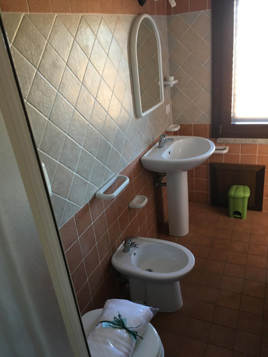 Bathroom 2, Bed Sandalia, Olbia-Tempio