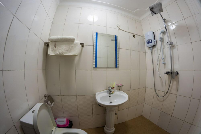 Bathroom, Chocolate Luxury Hotel, Kampala