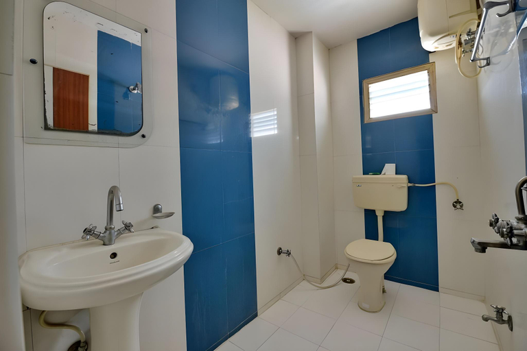 Bathroom 3, Hotel President, Gorakhpur