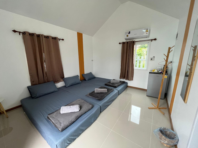 Bedroom 2, ชมทุ่ง โฮมสเตย์, That Phanom