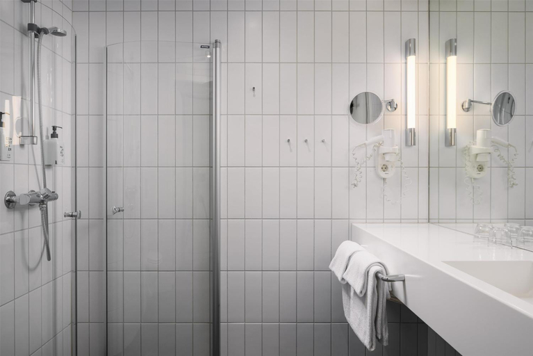 Bathroom 4, Scandic Fornebu, Bærum
