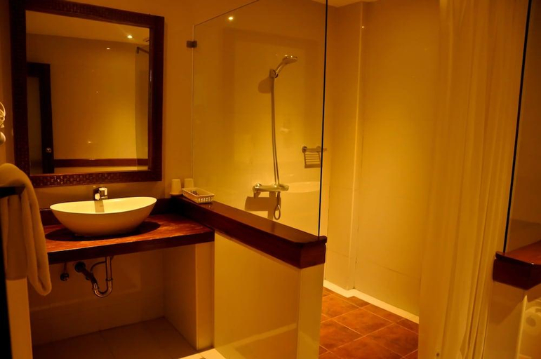 Bathroom 3, Mango Valley Hotel, Olongapo City