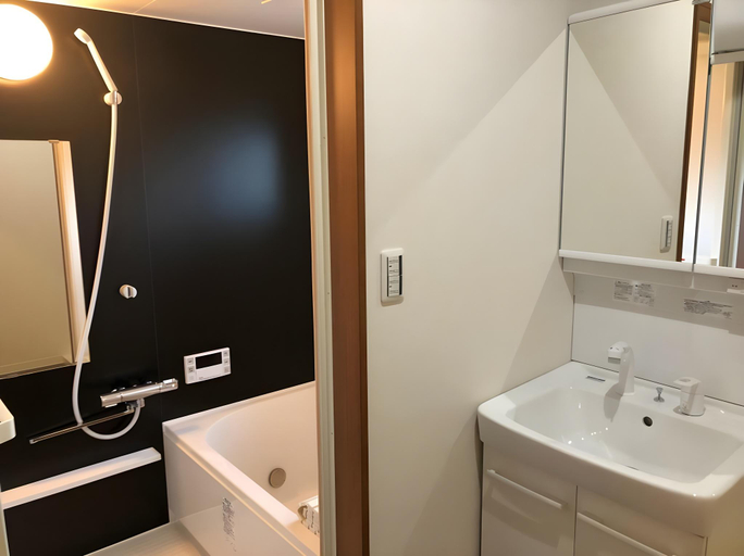 Bathroom 3, Kyogura Bettei Nijo, Kyoto