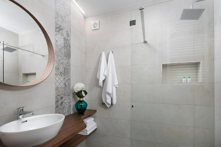 Bathroom 4, Hotel Delfin, Rovinj