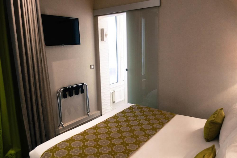 Bedroom 3, Prince Albert Wagram Hotel, Paris
