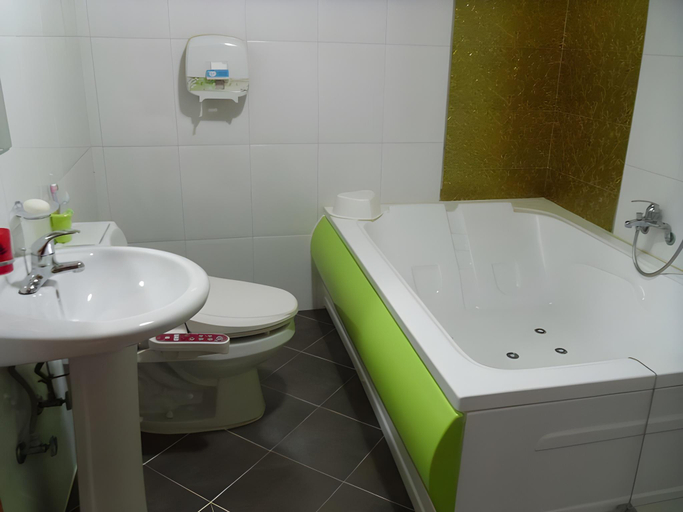 Bathroom 5, Wow Motel Gupo Station, Gimhae