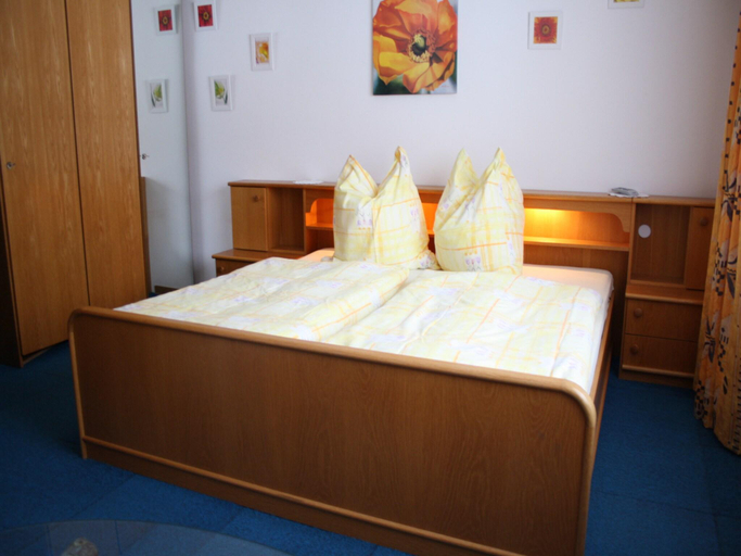 Bedroom 2, Apartment in Taxenbach near Ski Lift, Zell am See