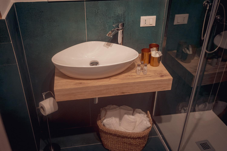 Bathroom 3, Sicily in Home Centro Catania Pescheria, Catania