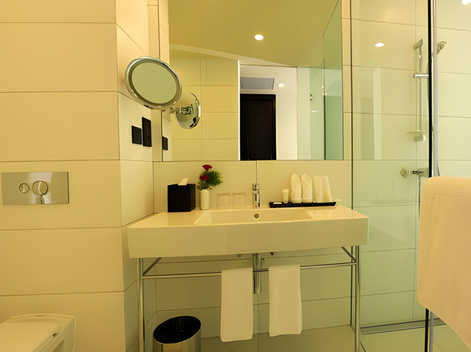 Bathroom 4, Tiger Palace by Soaltee, Lumbini