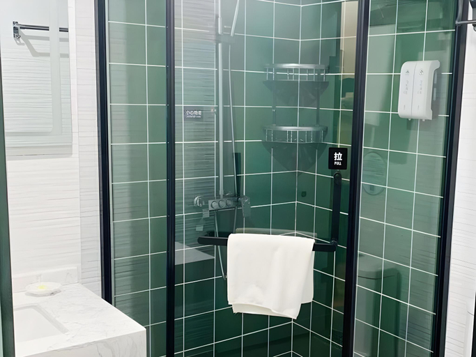 Bathroom 2, GreenTree Inn Express Xuzhou Pizhou Tiefu Town Bus station., Xuzhou