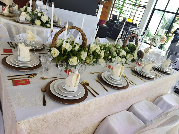 Food & Drinks 5, AGM Beachfront Resort, Donsol