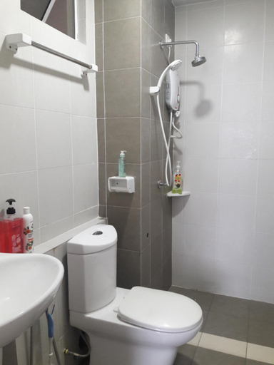 Bathroom 3, Kota Bharu Dinies D'Perdana Apartment, Kota Bharu