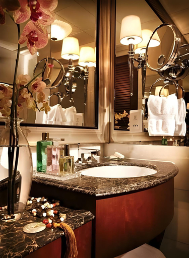Bathroom 5, Four Seasons Hotel Macao, Macao