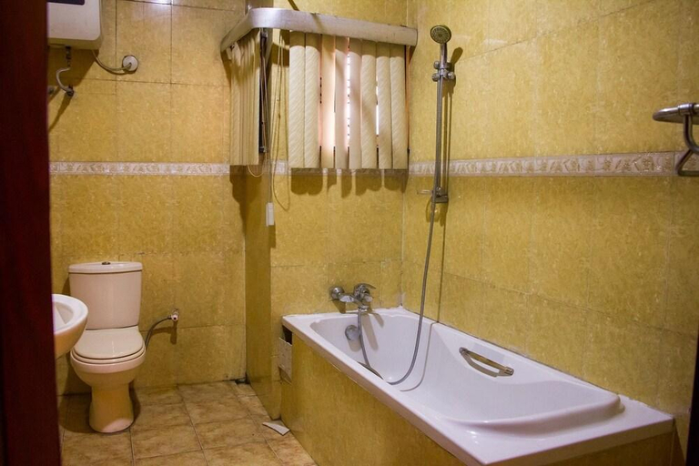 Bathroom, Tivoli Residence & Bar, Oshodi/Isolo