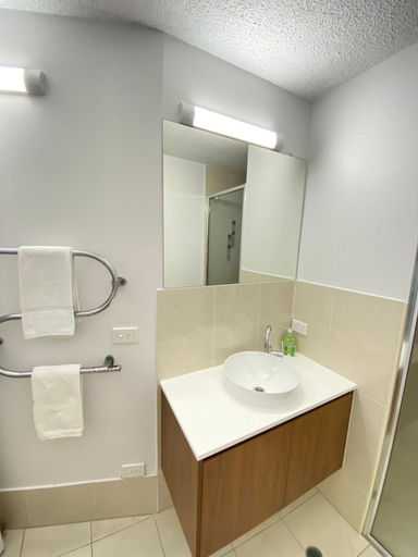 Bathroom 1, Raintrees Moffat Beach, Caloundra - Caloundra N.