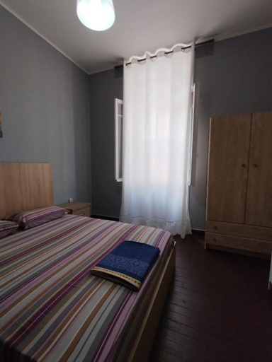 Others 5, Apartment Atiki metro shared bathroom and kitchen, Attica