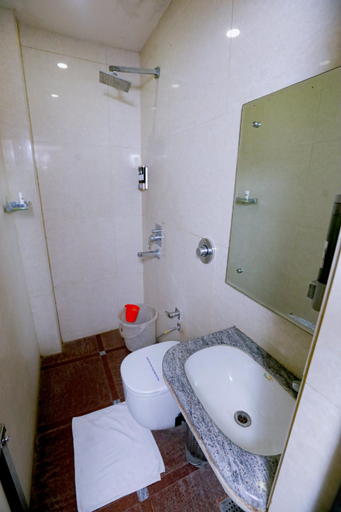 Bathroom 3, HOTEL LEELA RESIDENCY, Karnal