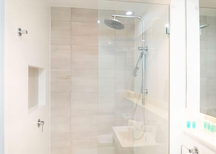 Bathroom 3, Rockpools 3, Coffs Harbour - Pt A