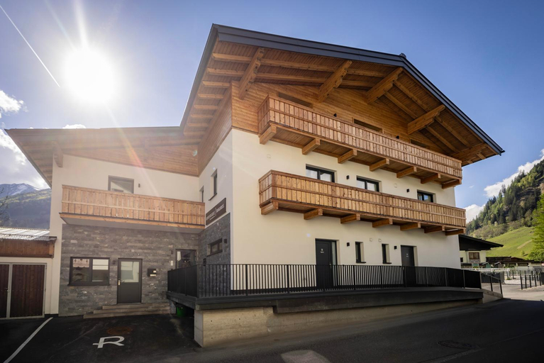 Exterior & Views 3, RIVERSIDE RAURIS APARTMENTS, Zell am See