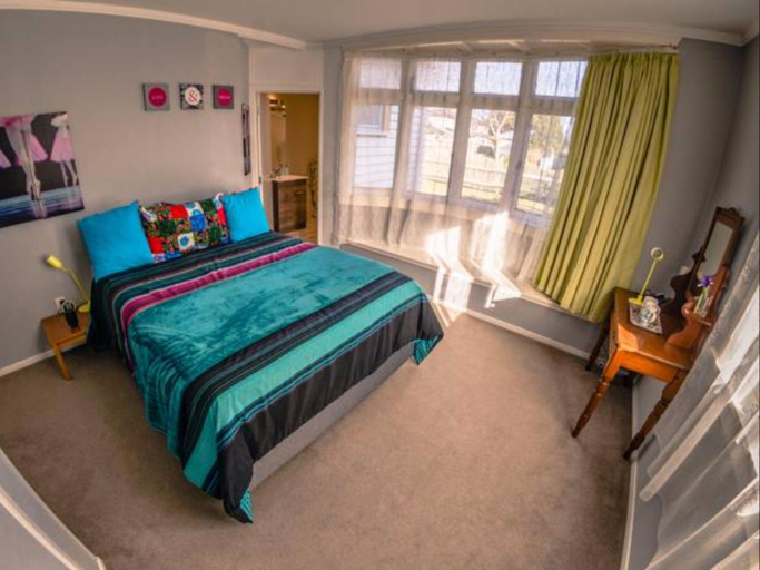 Others 3, B&B Abundance, Rotorua