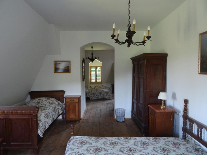 Bedroom 3, Keleti Kuria, Tata