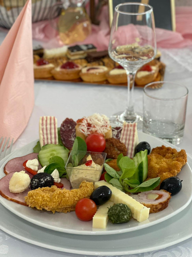 Food & Drinks 5, Motel Dacia, Sebes