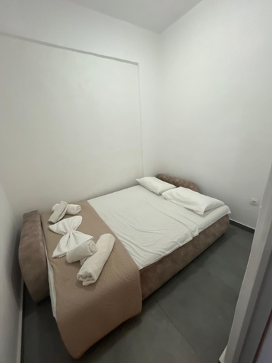 Bedroom 2, Leon Santorini, South Aegean
