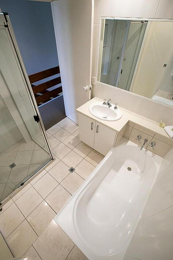 Bathroom 4, Saltwater Villas - Pet Friendly Accommodation, Maroochy - Mooloolaba