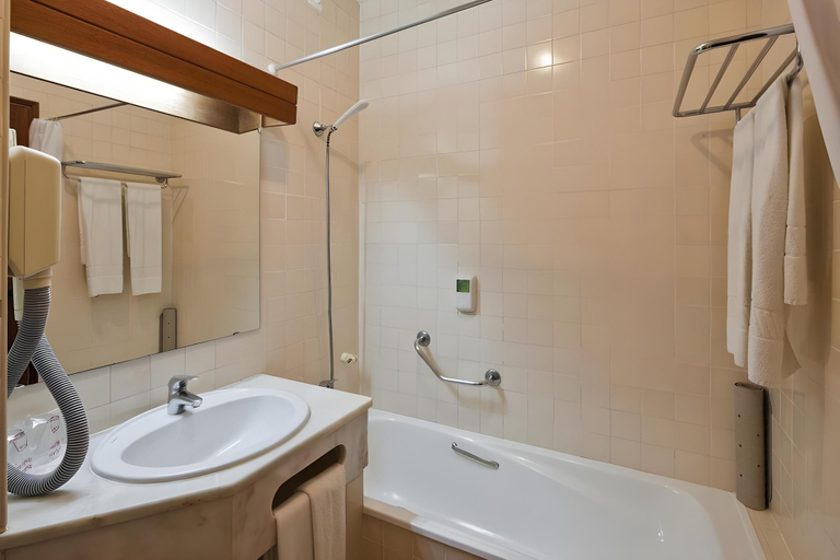 Bathroom 3, Hotel Colina Dos Mouros, Silves