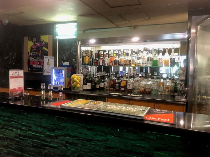 Food & Drinks 4, The Sportsman's Hotel, Blacktown - South-East