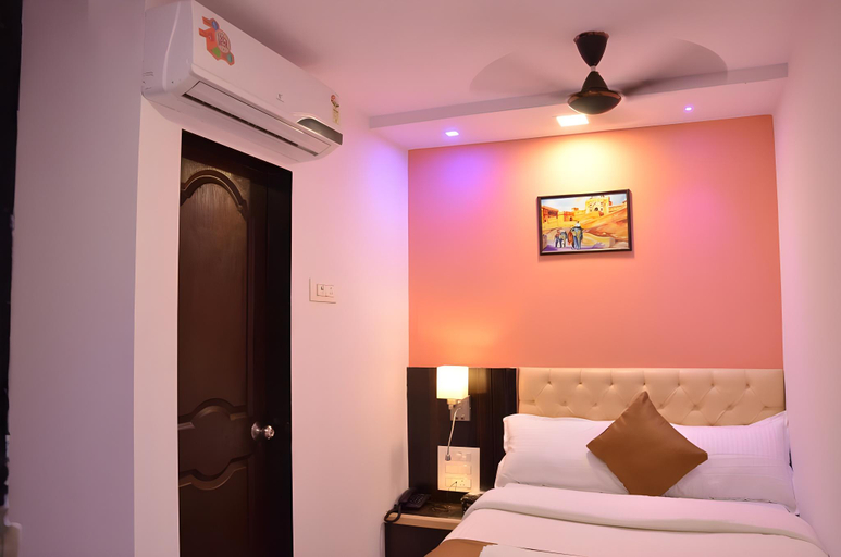 Bedroom 2, Airways inn residency, Mumbai Suburban
