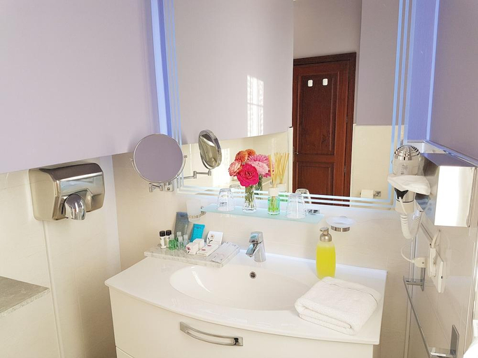 Bathroom 4, Villa Bellavista Alba, Cuneo