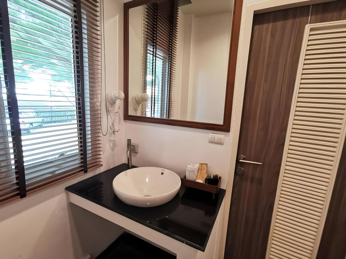 Bathroom 4, Keang Kluen Talay Resort, Ban Laem