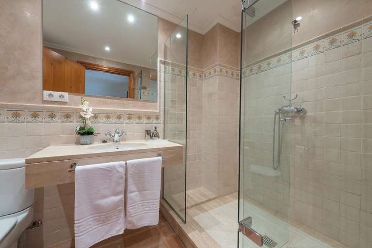 Bathroom 4, CIRCE, Baleares